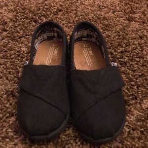 NWOT Black Toms